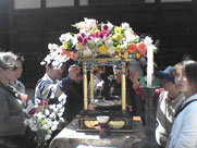 ܂